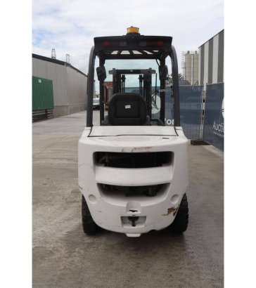 Forklift Unicarriers FHD25T5/YDN-F185 Diesel 2400kg 3.0m 2016 UniCarriers FHD25T5/YDN-F185 2016 2 Forklift image 5