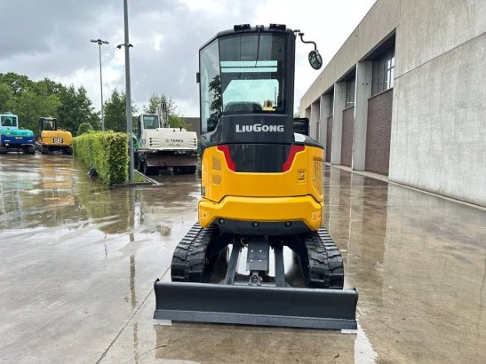 LiuGong 9027 FZTS Diesel Crawler Excavator 2026 New LIUGONG 9027 FZTS 2026 1 Crawler Excavators image 5
