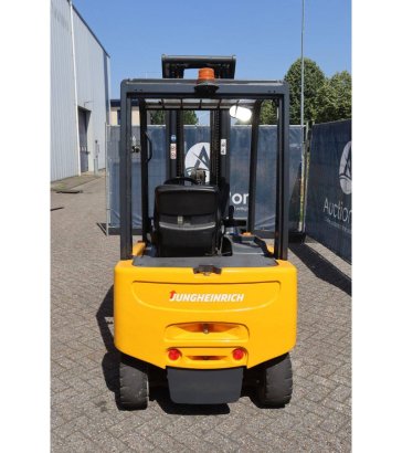 Forklift Jungheinrich EFG 320 Electric 1900kg 2.5m 2005 EFG 320 2005 2 Forklift image 5