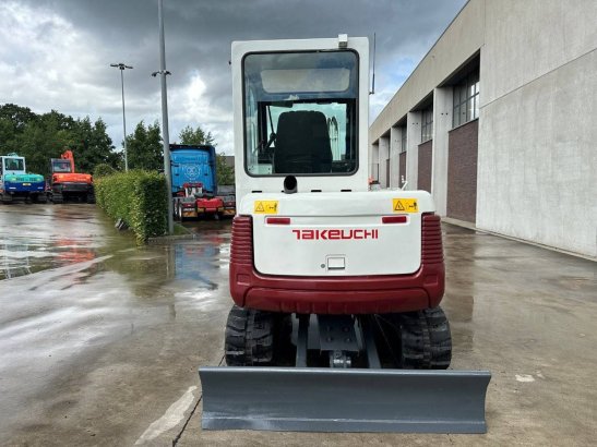 Midi excavator Takeuchi TB135 Diesel 2014 TB135 2014 2 image 5