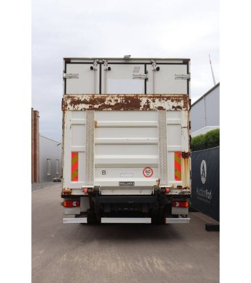 Box truck Volvo FL240 Refrigerated Diesel 2010 FL240 2010 2 image 5