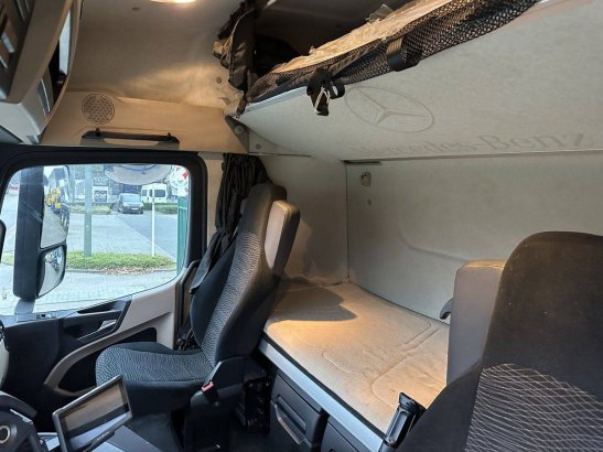 Box truck Truck Mercedes-Benz Actros 2645 6X2 Diesel 2016 Actros 2645 6X2 2016 2 image 5