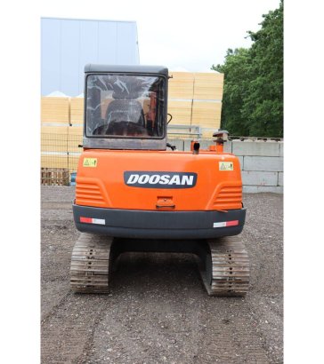 Doosan DH55-V Crawler Excavator Diesel 40kW 2010 Doosan DH55-V 2010 2 Crawler Excavators image 5
