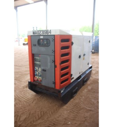 Generator SDMO R90C3 Diesel 80kVA 2011 SDMO R90C3 2011 2 Generators image 5