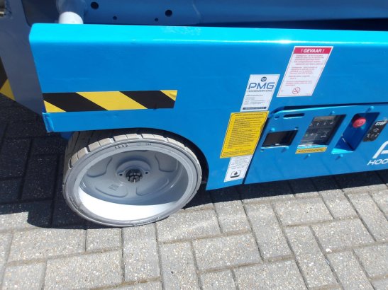Scissor Lift Genie GS-4047 Electric 13.70m 2014 GS-4047 2014 2 Scissor Lifts image 5