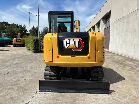 Midi excavator Caterpillar 305.5E2 Diesel 2018 305.5E2 2018 2 Crawler Excavators image 5