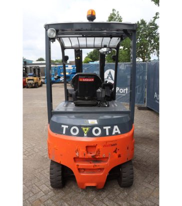 Toyota 8FBMT30 Electric Forklift 3000kg 2013 8FBMT30 2013 2 Forklift image 5