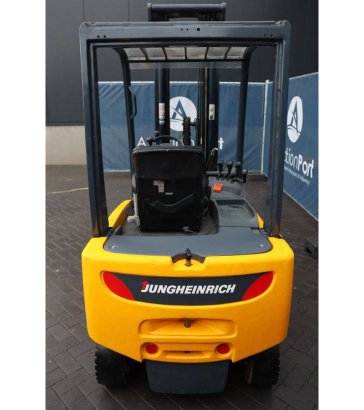 Forklift Jungheinrich EFG 320 Electric 2000kg 5.0m 2004 EFG 320 2004 2 Forklift image 5