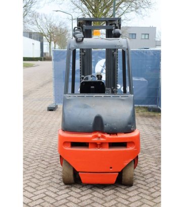 Linde E30-01 Electric Forklift 3000kg 5.2m 1997 E30-01 1997 2 Forklift image 5