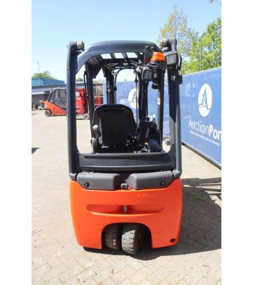 Linde E16-01 Electric Forklift 1600kg 2011 E16-01 2011 2 Forklift image 5
