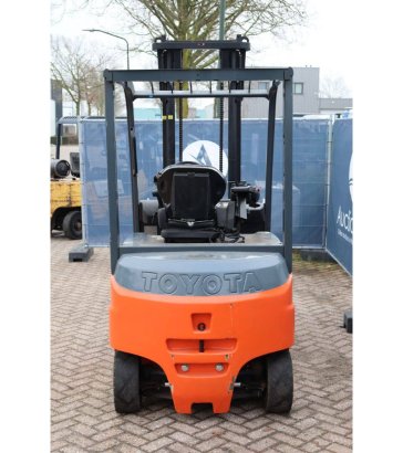 Toyota 8FBMKT30 Electric Forklift 3000kg 3.7m 2013 8FBMKT30 2013 2 Forklift image 20