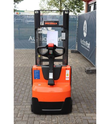 Stacker BT SWE140L Electric 1400kg 2.65m 2015 BT SWE140L 2015 2 image 5