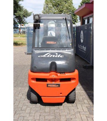 Linde E30-02 Electric Forklift 3000kg 2003 E30-02 2003 2 Forklift image 5