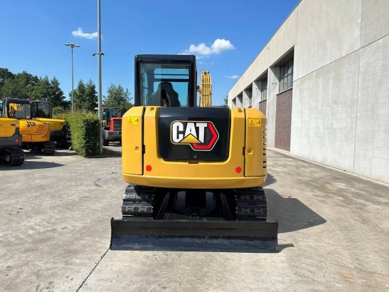 Midi excavator Caterpillar 305.5E2 Diesel 2018 305.5E2 2018 2 Crawler Excavators image 5