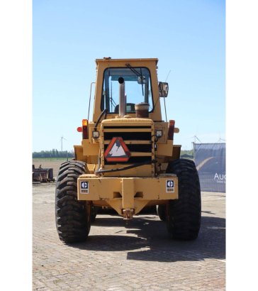 Caterpillar 930 Diesel Wheel Loader 74.6 kW 1981 930 1981 2 Wheel Loaders image 5