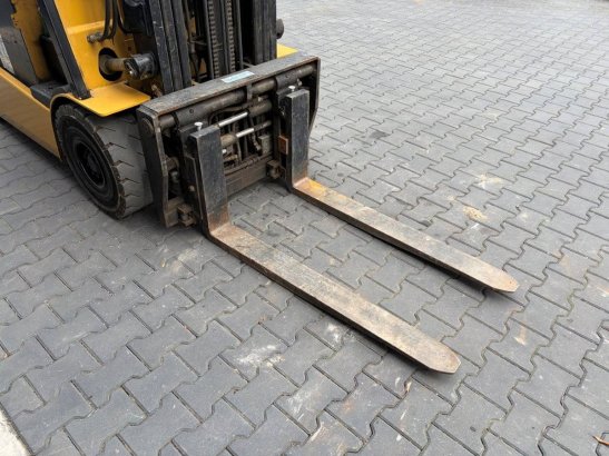 Caterpillar EP25K Electric Forklift 2500kg 4.75m 2009 EP25K 1997 2 Forklift image 5