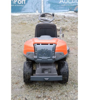 Husqvarna R320 AWD Ride-on Mower Petrol 10.2kW 2018 R320 AWD 2018 2 image 5