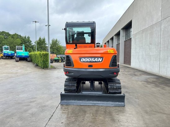 Doosan DX55-9CN Diesel Midi Excavator 2019 Doosan DX55-9CN 2019 2 Crawler Excavators image 35