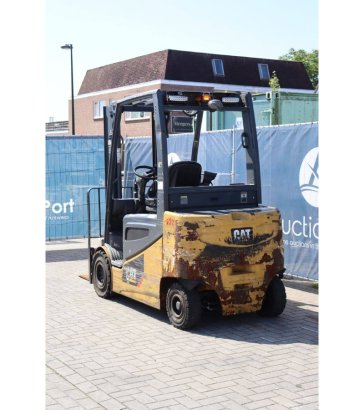 Caterpillar 2EP5000 Electric Forklift 2260kg 3.1m 2EP5000 2 Forklift image 5