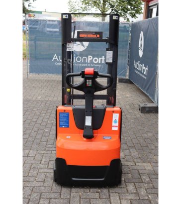 Stacker BT SWE140L Electric 1400kg 2.65m 2015 BT SWE140L 2015 2 image 5