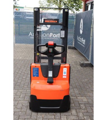 Stacker BT SWE140L Electric 1400kg 2.65m 2015 BT SWE140L 2015 2 image 5