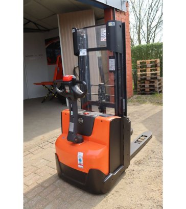 Stacker BT SWE140L Electric 1400kg 2.65m 2015 BT SWE140L 2015 2 image 5