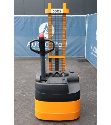 Still Electric Stacker 1000kg 1.86m 2 image 5