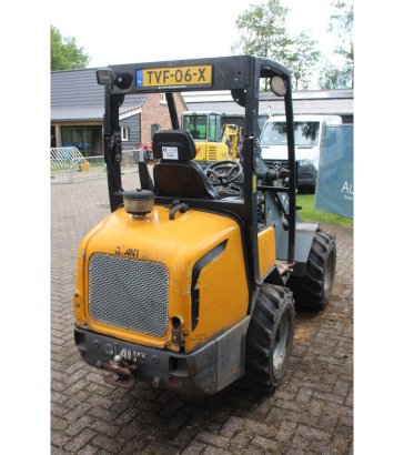Articulated loader Giant V452T Diesel 26.5kW 2011 (Margin) Giant V452T 2011 2 Wheel Loaders image 5