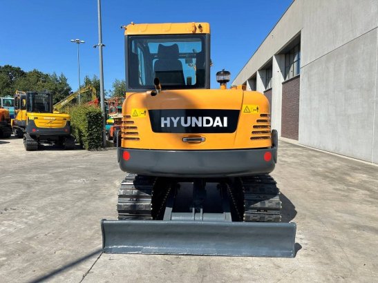 Midi excavator Hyundai R60VS Diesel 2017 R60VS 2017 2 Crawler Excavators image 5