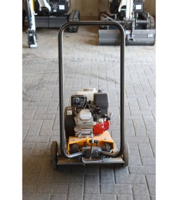 Giant GP1345G Petrol Vibratory Plate 2025 Giant GP1345G 2025 2 image 5
