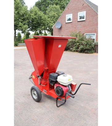 Caravaggi Petrol Wood Chipper Caravaggi 2 image 5