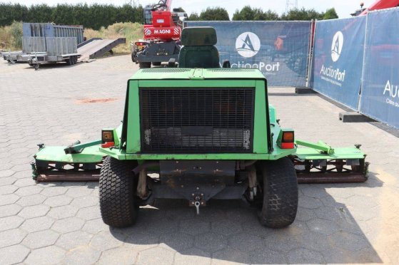 Ransomes Commander Diesel Ride-on Mower 1996 Ransomes Commander 1996 2 image 5