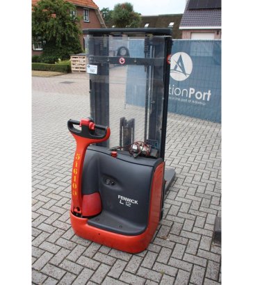 Linde L12 Electric Stacker 1200kg 4.2m 2008 10056 2008 2 image 5