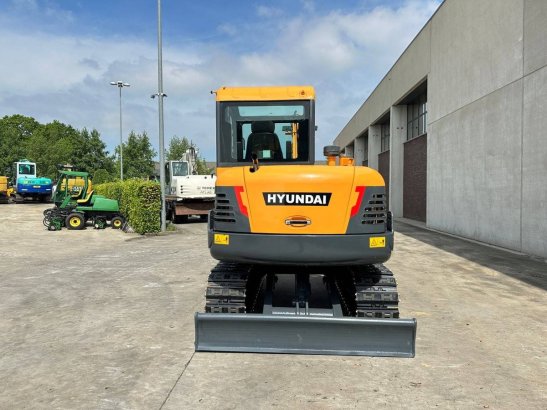 Hyundai HX55 Diesel Crawler Excavator 2019 HX55 2019 2 Crawler Excavators image 5