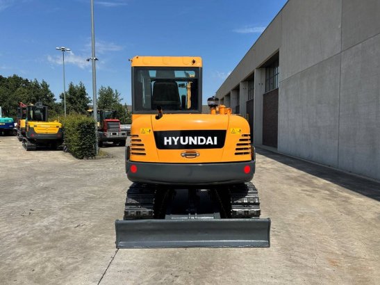 Crawler excavator Hyundai R60VS Diesel 40.5kW 2019 R60VS 2019 2 Crawler Excavators image 5