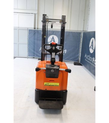 Stacker BT SPE125L Electric 1250kg 3.3m 2015 BT SPE125L 2015 2 image 5