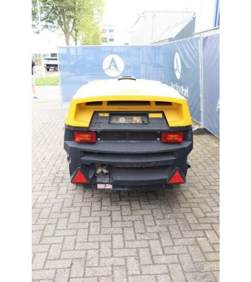 Compressor Atlas Copco XAS 67DD PE Diesel 2005 XAS 67DD PE 2005 2 Compressors image 5