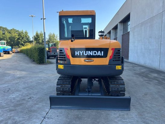 Midi excavator Hyundai R60VS Diesel 2018 R60VS 2018 2 Crawler Excavators image 5