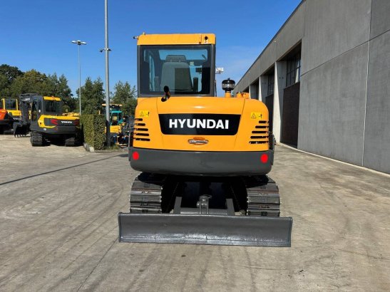 Midi excavator Hyundai R60VS Diesel 2017 R60VS 2017 2 Crawler Excavators image 5