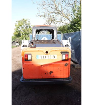Bobcat S550 Diesel Skid Steer Loader 45.5kW 2017 with Demolition Hammer S550 2017 2 Wheel Loaders image 5