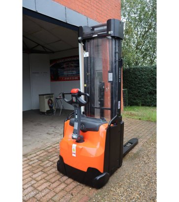 Toyota SWE160L Electric Stacker 1600kg 5.4m 2020 SWE160L 2020 2 image 5