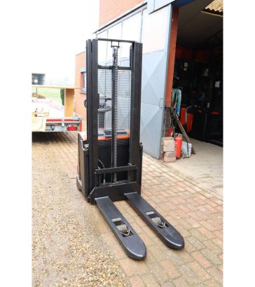 Stacker Toyota SWE120 Electric 1200kg 2.9m 2018 SWE120 2018 2 image 5