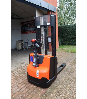 Stacker BT SWE120 Electric 1200kg 2.9m 2016 BT SWE120 2016 2 image 20