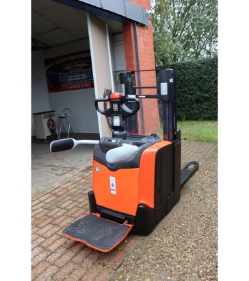 Toyota SPE200DN Electric Stacker 2000kg 2.1m 2018 SPE200DN 2018 2 image 23