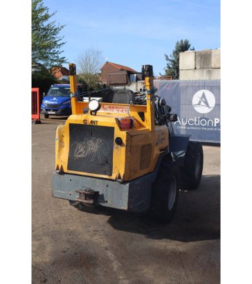 Articulated loader Giant V451T Diesel 45hp 2005 Giant V451T 2005 2 Wheel Loaders image 6