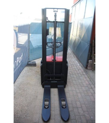 Toyota SWE120 Electric Stacker 1200kg 3.3m 2017 SWE120 2017 2 image 6