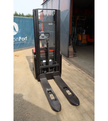 Stacker BT SWE-140L Electric 1400kg 2.65m 2015 BT SWE-140L 2015 2 image 6