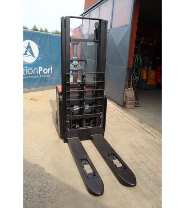 Stacker BT SWE140L Electric 1400kg 2.65m 2015 BT SWE140L 2015 2 image 6