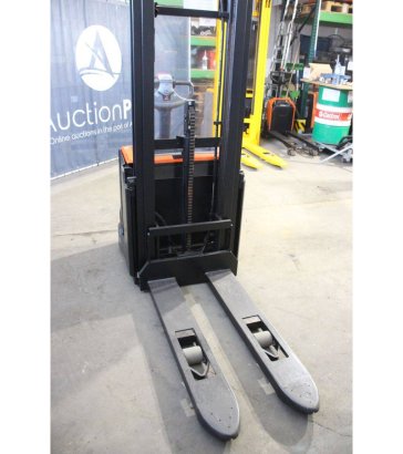 Stacker Toyota SWE120 Electric 1200kg 2.9m 2018 SWE120 2018 2 image 6