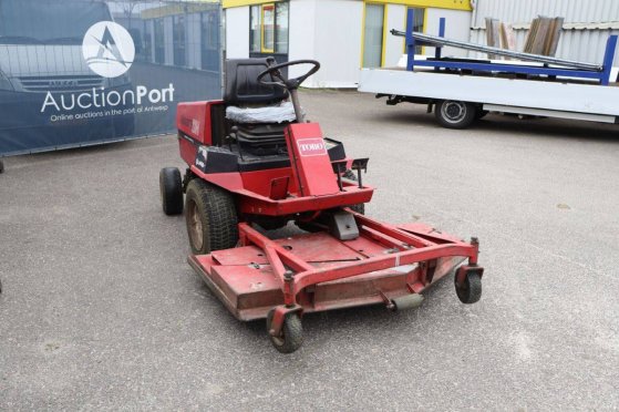 Toro Groundsmaster 220-D Diesel Ride-on Mower Toro Groundsmaster 220-D 2 image 6